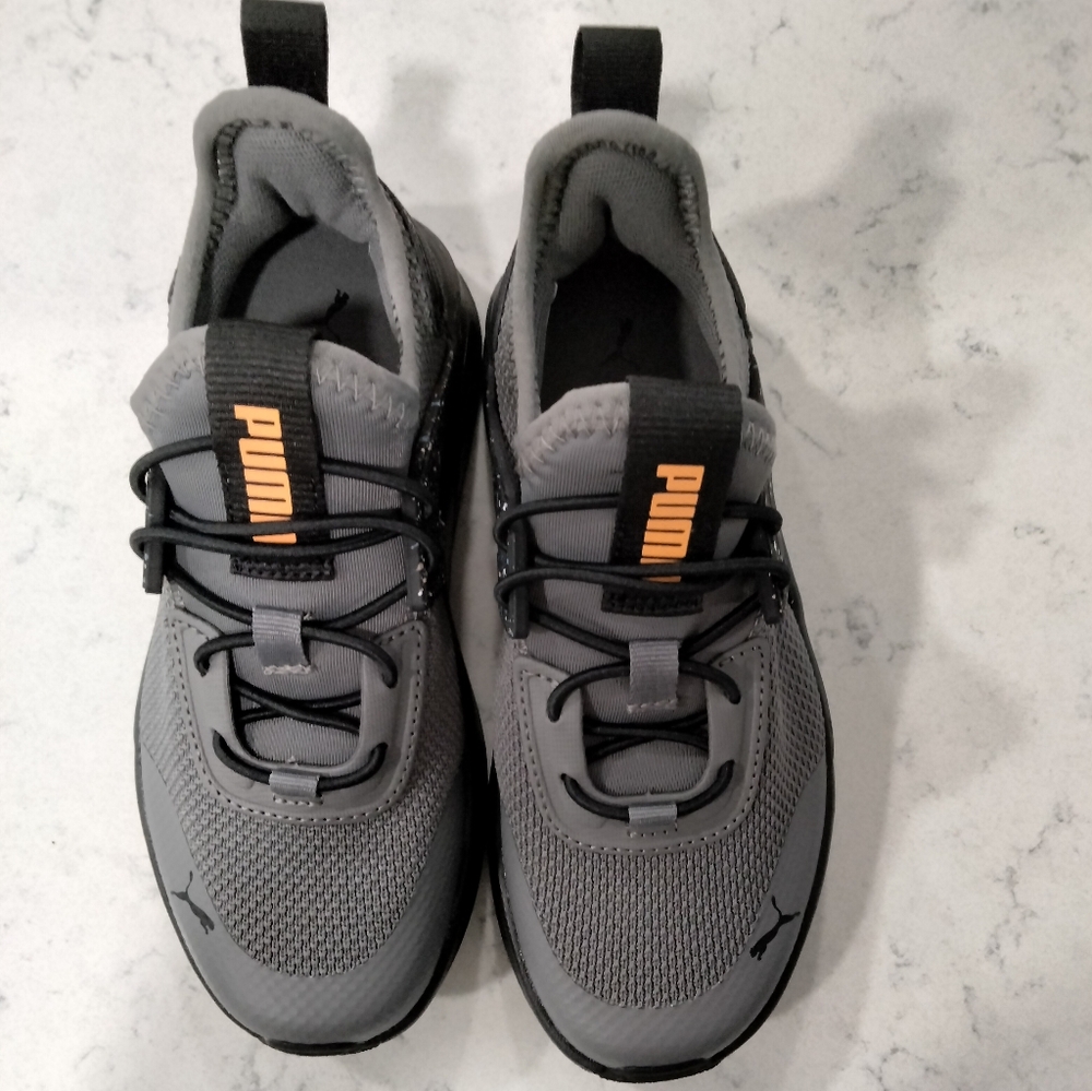 Boys 13C Puma sneakers black and grey brand new!